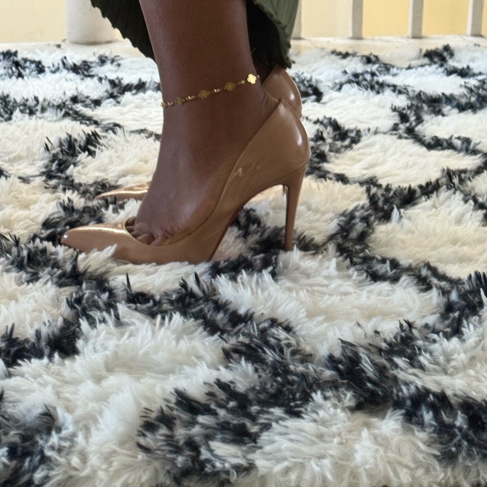 Christian Louboutin Pigalle Follies 7.5 (fits a 6.5-7) - Picture 8 of 9